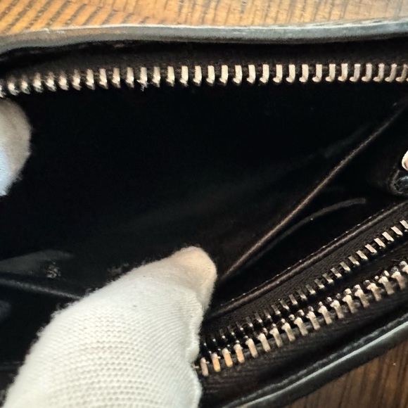 LOUIS VUITTON
Epi Demi Lune Pochette Black - Picture 14 of 17